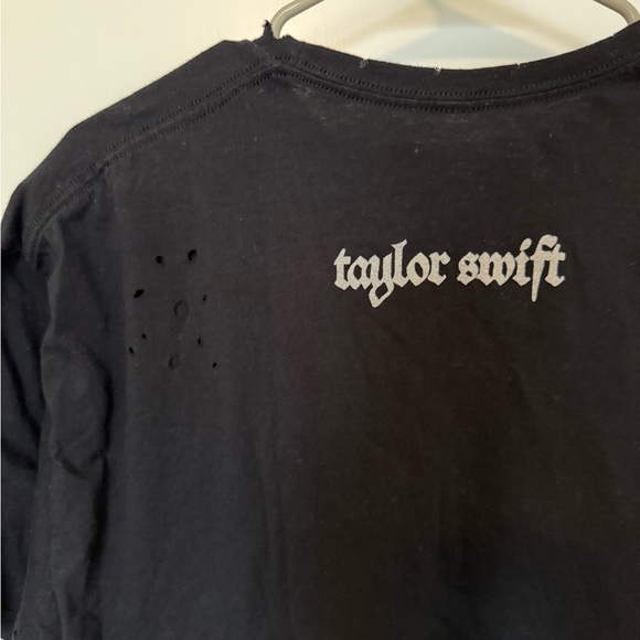 Taylor Swift Reputation distressed tshirt - Picture 5 of 7